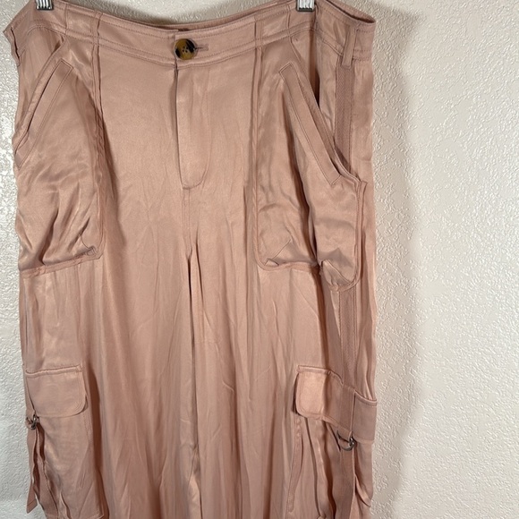 Anthropologie Wide Leg cargo  Pants in Blush Pink - Picture 3 of 11